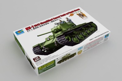 TRUMPETER 09597 1:35 KV-1 1942 Simplified Turret Tank w/Tank Crew