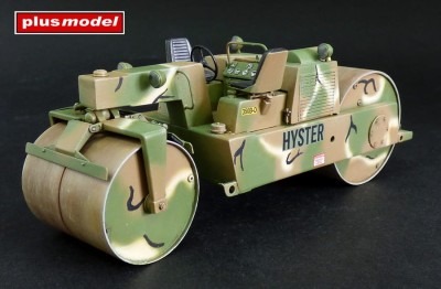 PLUS MODEL 467 1:35 US Road roller Detroit Diesel 3-53