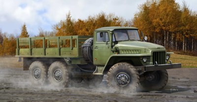 TRUMPETER 01027 1:35 Russian URAL-375D