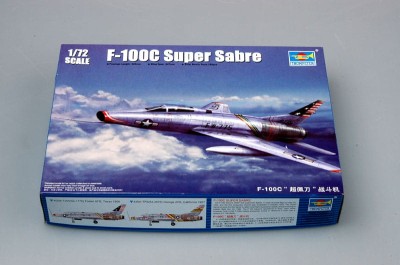 TRUMPETER 01648 1:72 American jet fighter North American F-100C Super Sabre