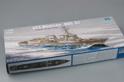 TRUMPETER 04527 1:350 American Destroyer USS Momsen DDG-92