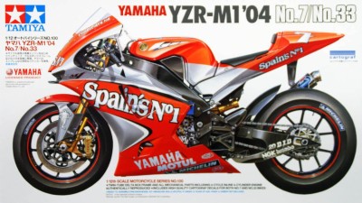 TAMIYA 14100 1:12 Yamaha YZR-M1'04 No.7/No.33 