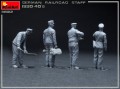 MINIART_38012_German-Railroad-Staff-1930_03.jpg