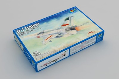 TRUMPETER 02824 1:48 JJ-7 Trainer