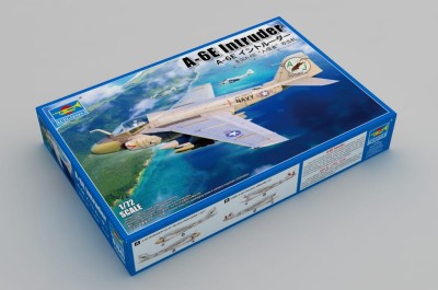 TRUMPETER 01641 1:72 Grumman A-6E Intruder